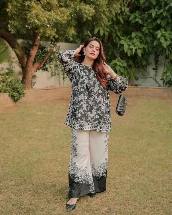BLACK BLOOM  2PC STITCHED